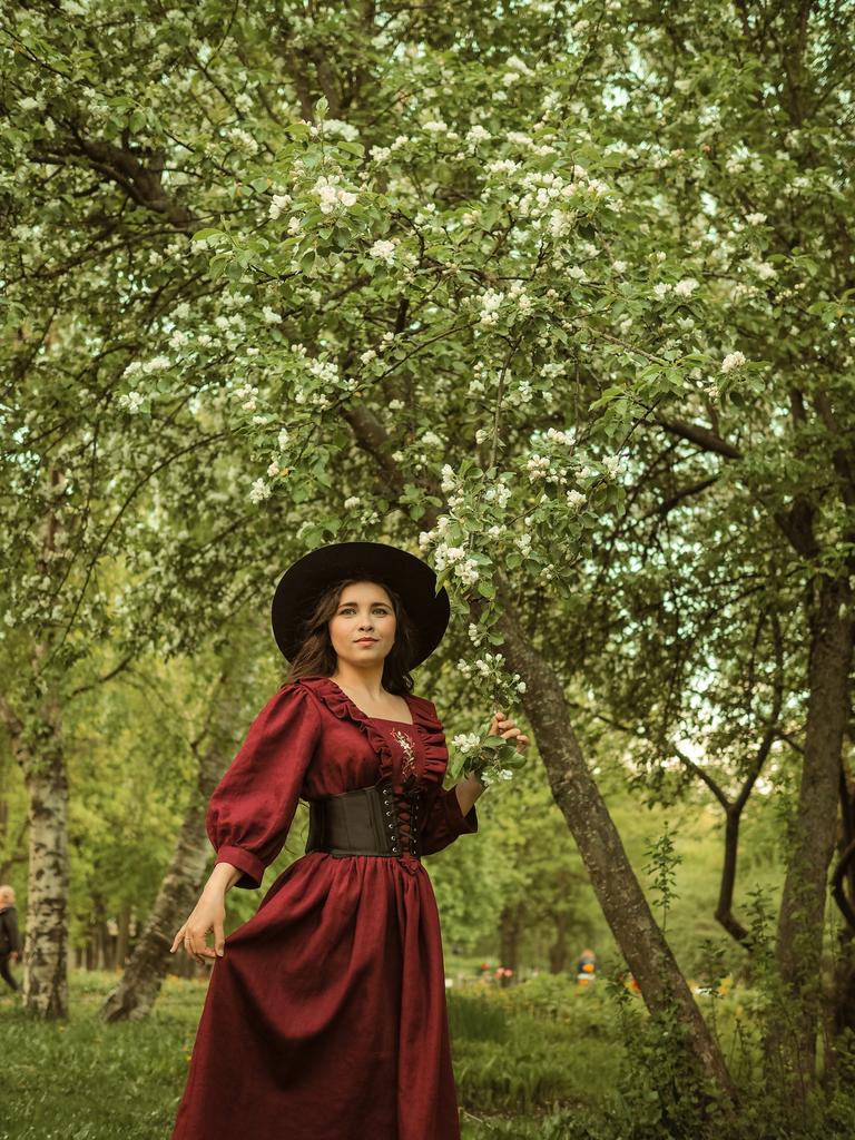 Платье "Таинственный сад" - Лилия винное