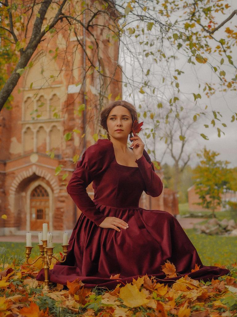 Платье «Слизерин» из бордового бархата