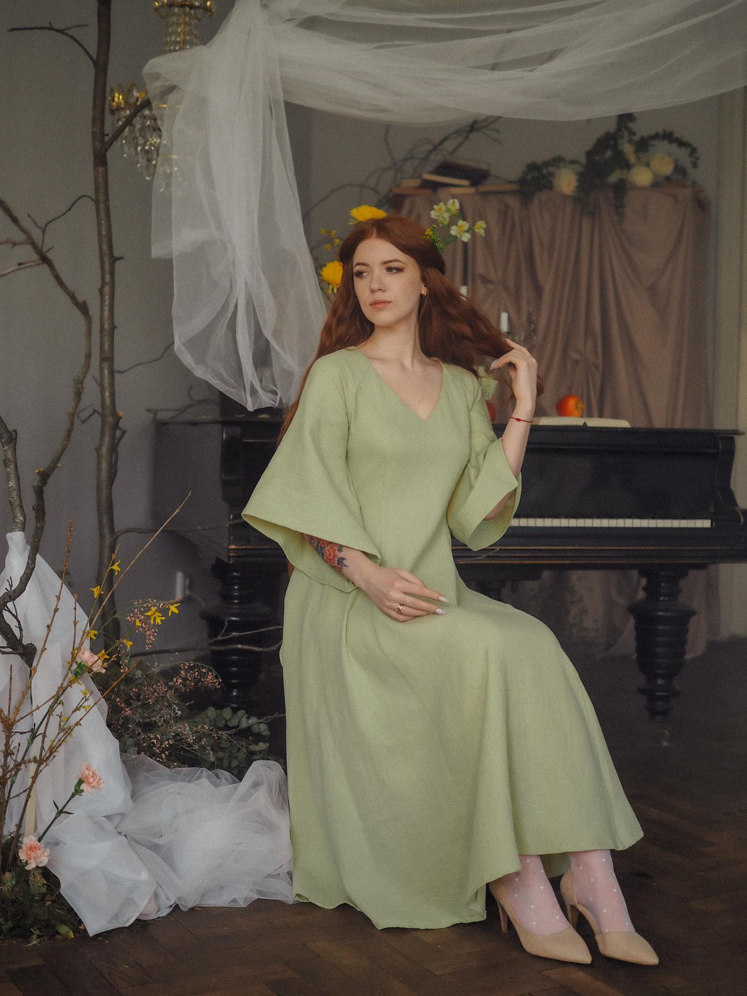 Платье «Галадриэль» из фисташкового муслина
