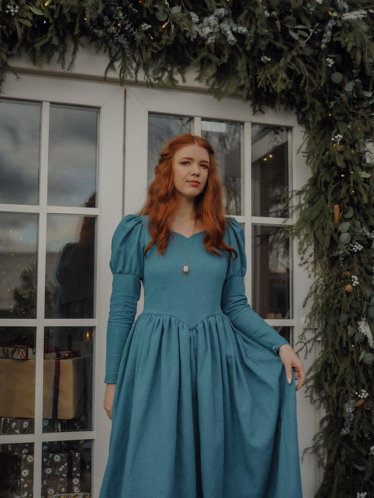 Платье "Белоснежка" из лазурной крапивы