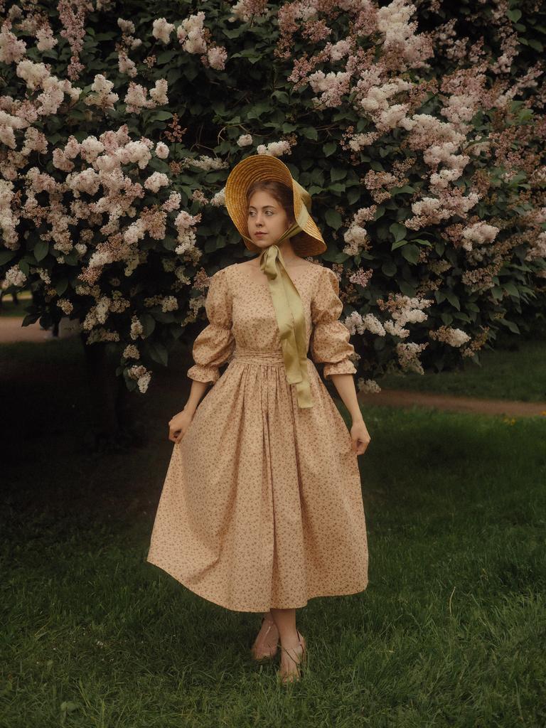 Платье «Чаепитие в саду» винтажные розочки на бежевом