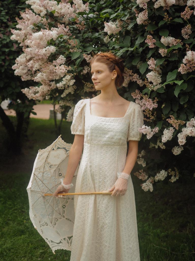 Платье «Джейн» из молочного батиста с вышивкой