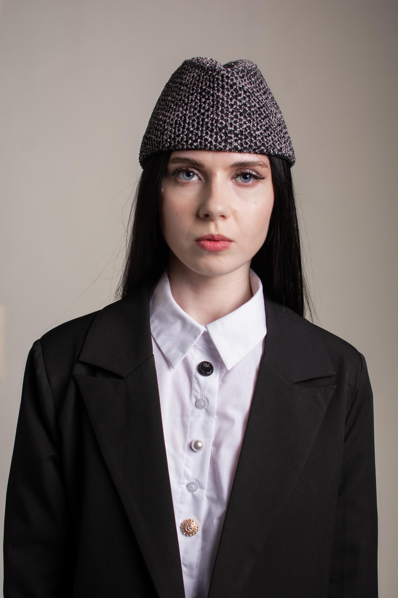 Пилотка из  вышитой сеточки