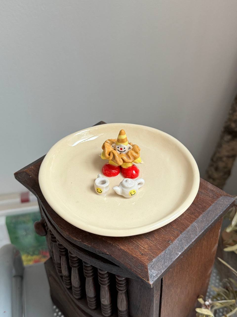 блюдце "чаепитие у клона"