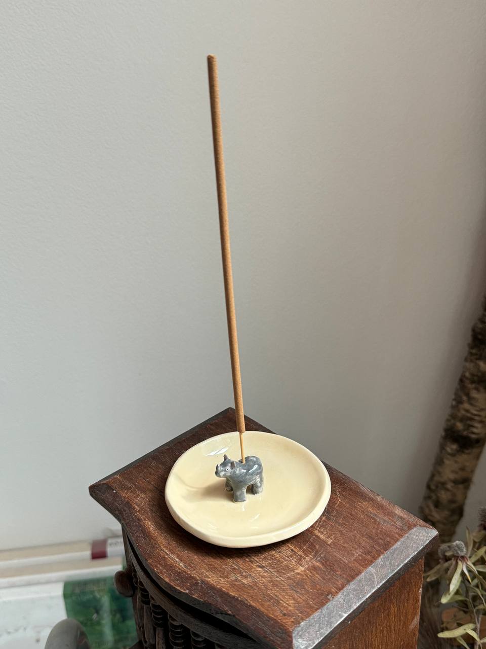 мини-блюдце "носорог для благовоний"