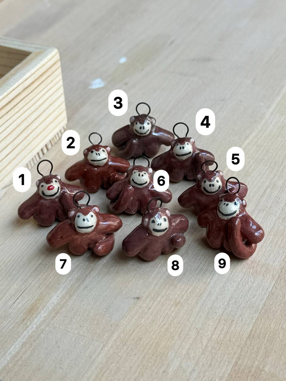 подвески светло-коричневые обезьянки без трусов