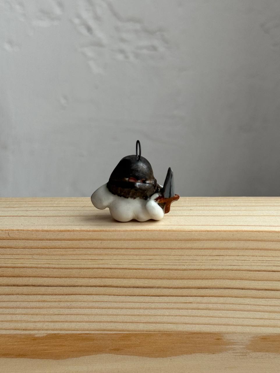 подвеска зверь-рыцарь белый 3