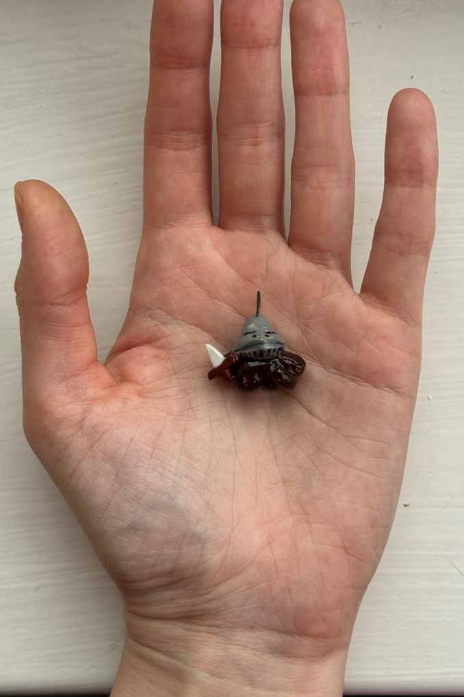 подвеска зверь-рыцарь тёмно-коричневый 2