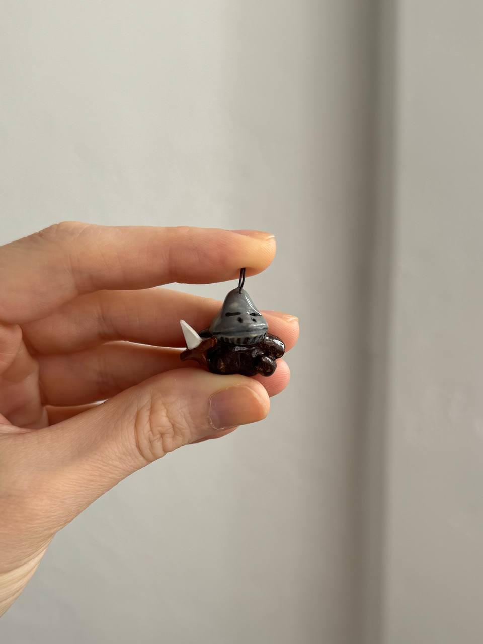 подвеска зверь-рыцарь тёмно-коричневый 2