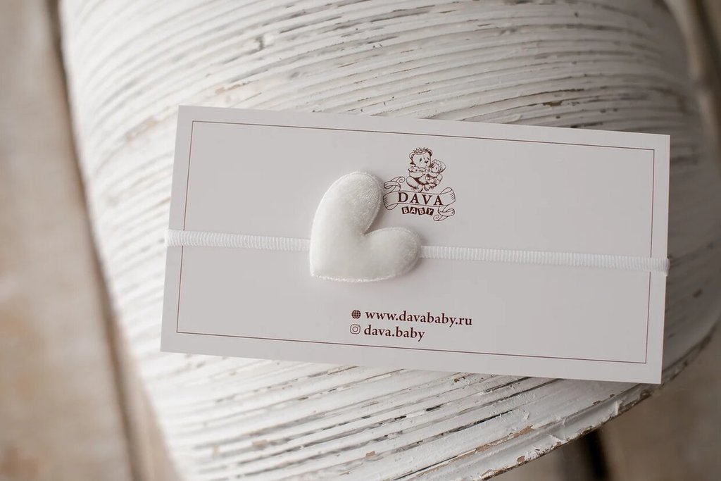 Повязка на голову "Love is" цвет: белый