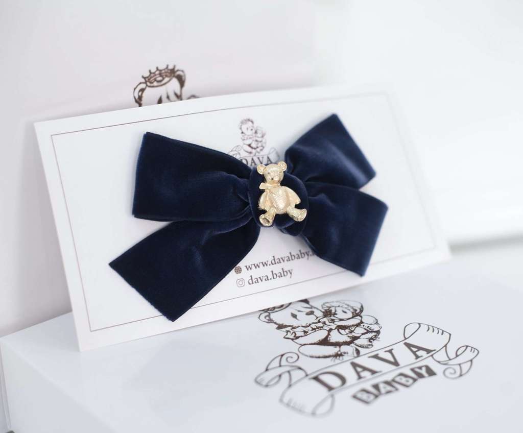 Заколка бархатная "Золотой мишка" цвет : темно-синий