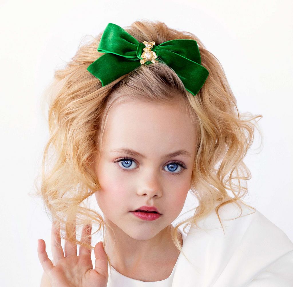 Заколка бархатная "Золотой мишка" цвет : зеленый