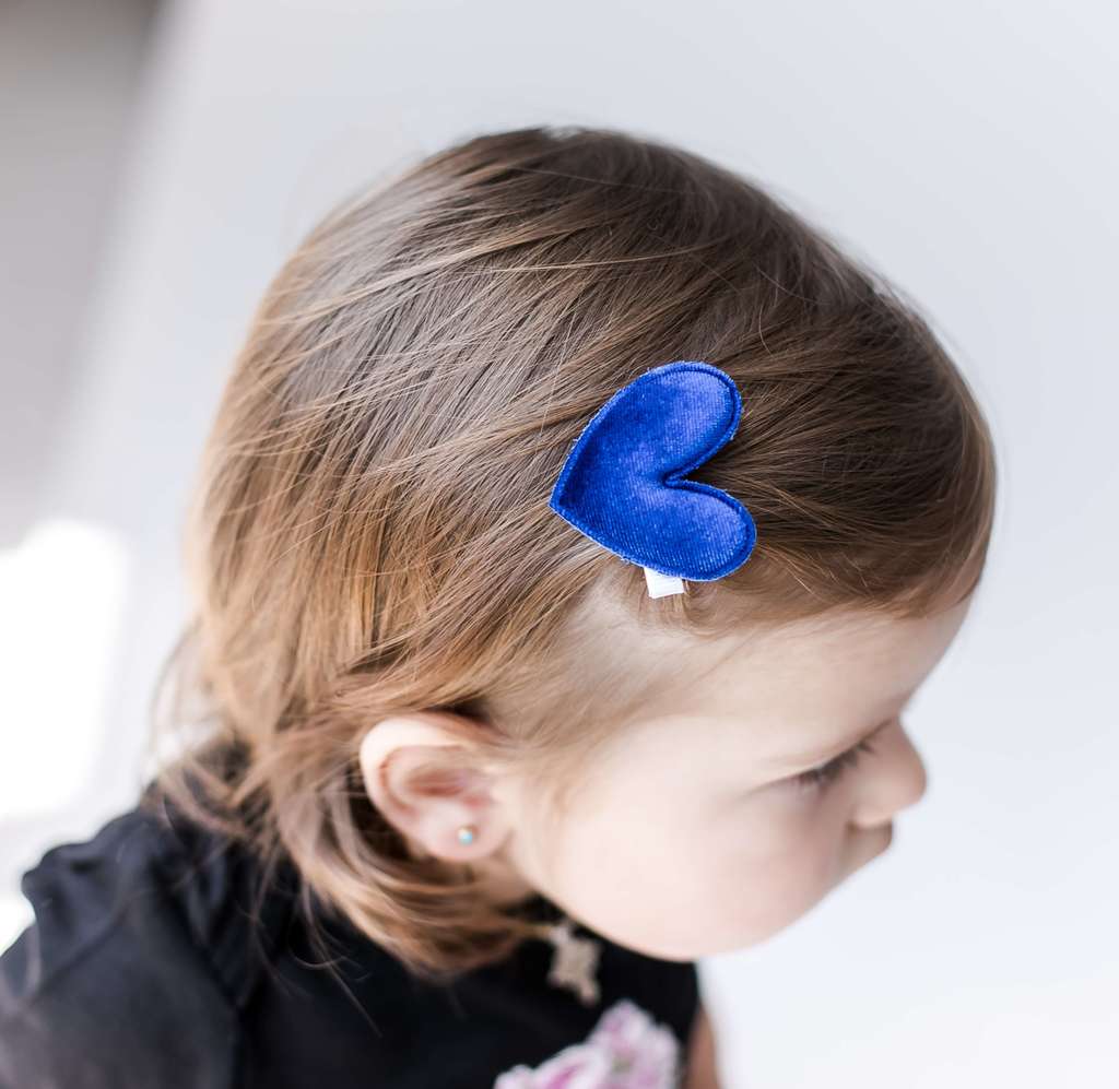 Заколка "Love is" цвет: синий