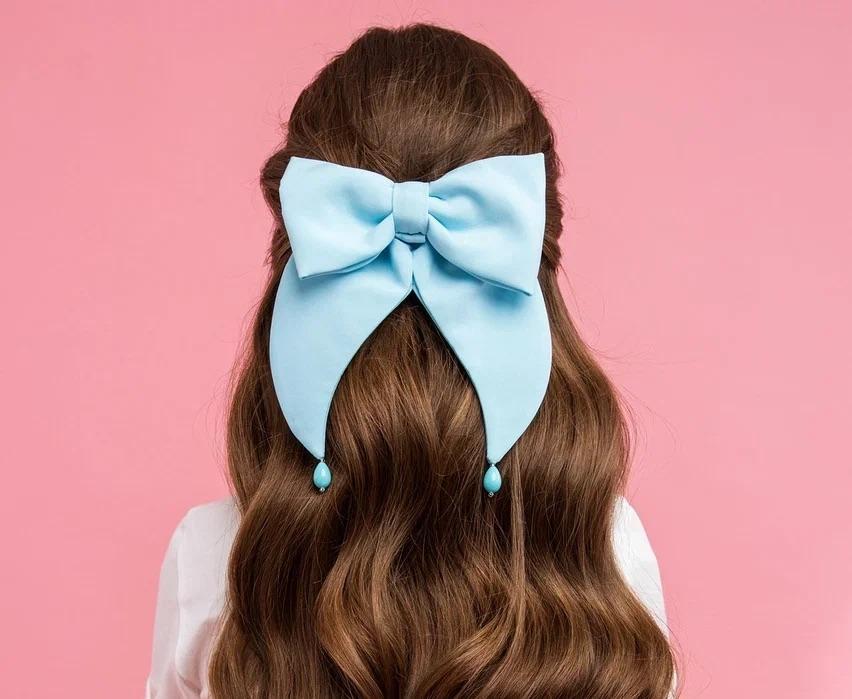 Бант на заколке «Lovely» с бусинами, цвет: голубой