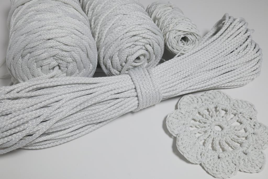 Полиэфирный шнур для вязания 5 мм Жемчуг-светло-серый