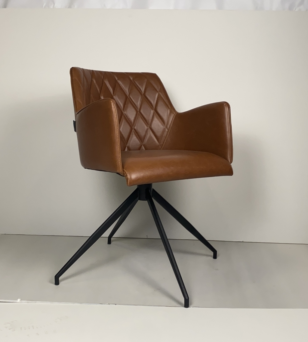 Кресло офисное коричневое