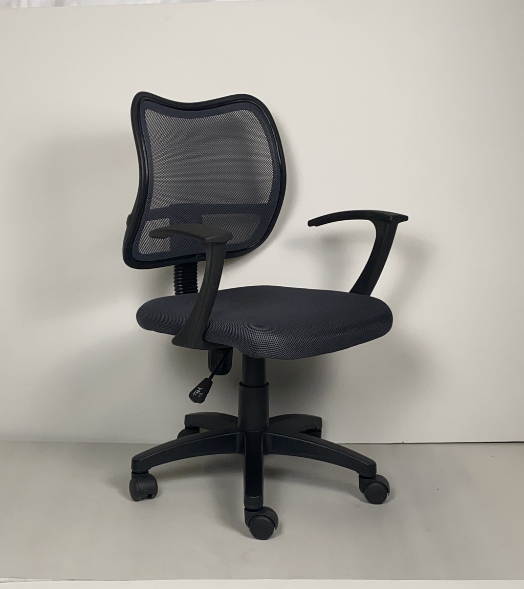 Кресло офисное черное