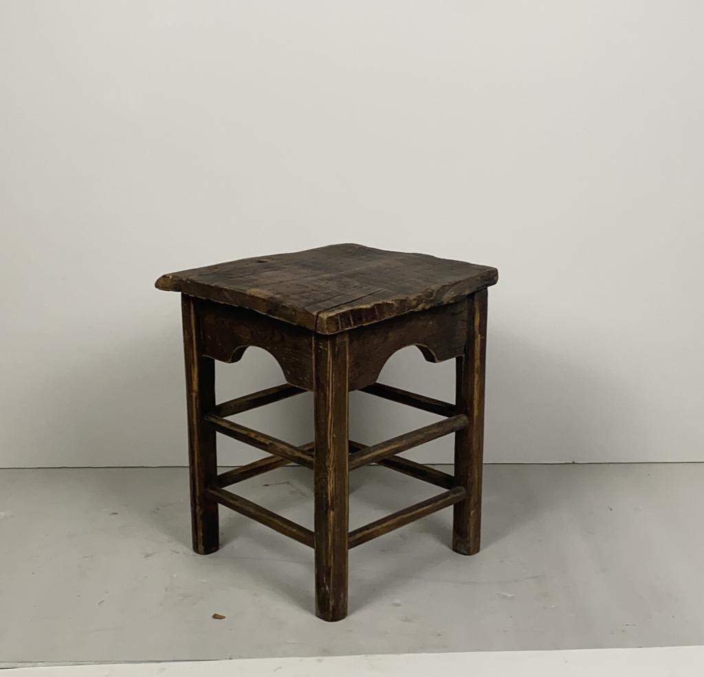 Табурет старинный дерево