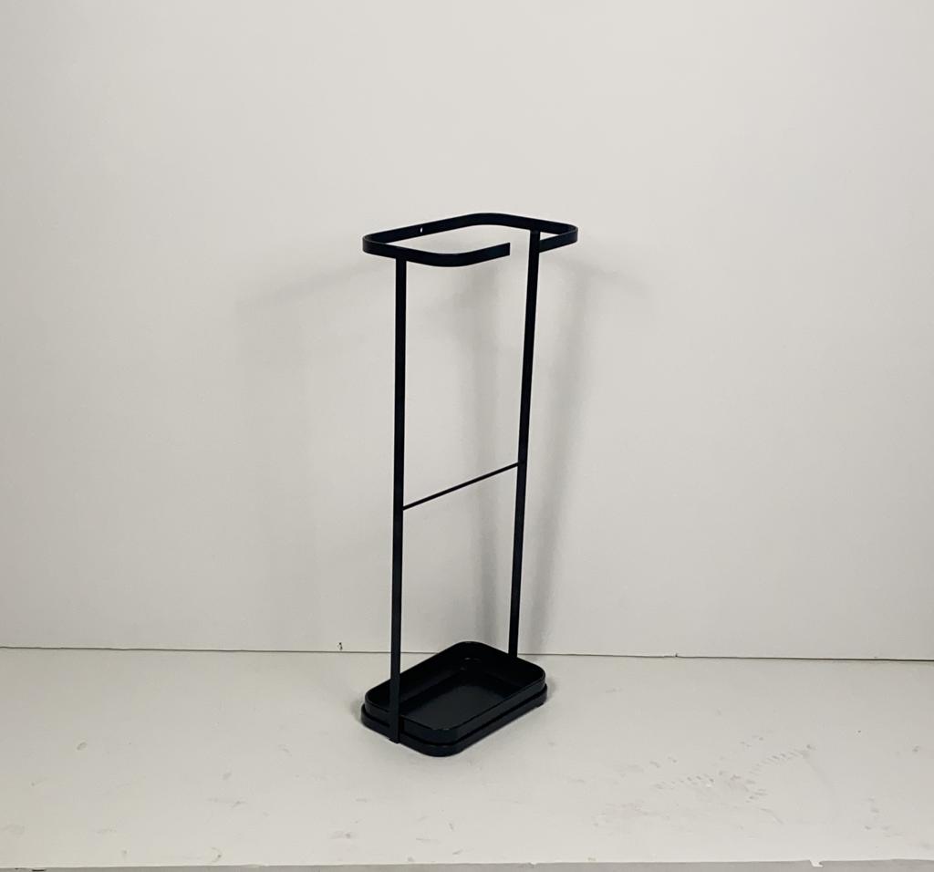 Подставка для зонтов черная