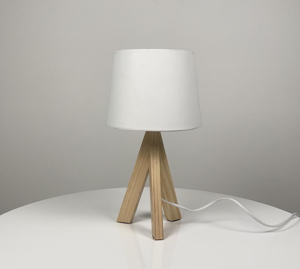 Настольная лампа дерево тренога
