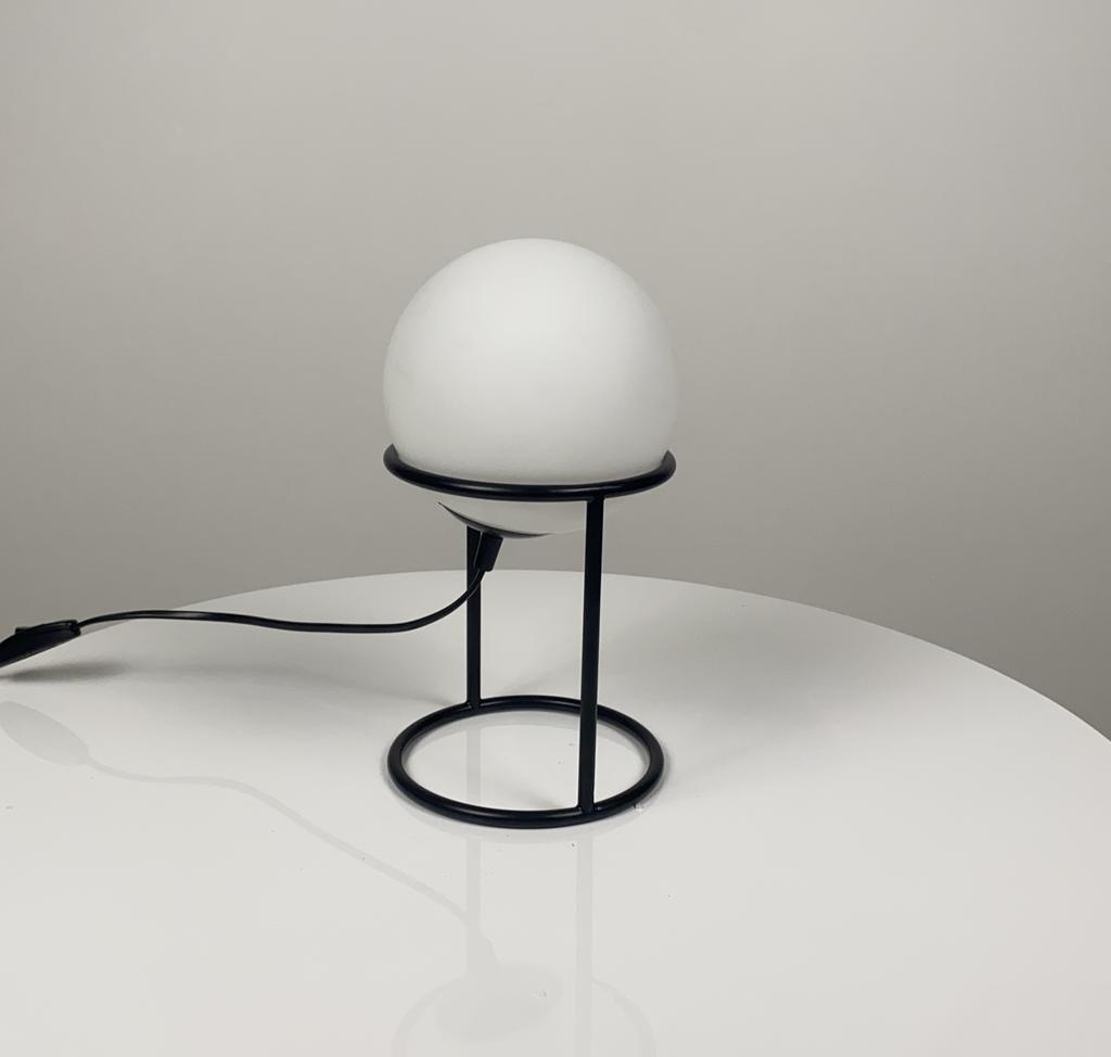 Настольная лампа шар