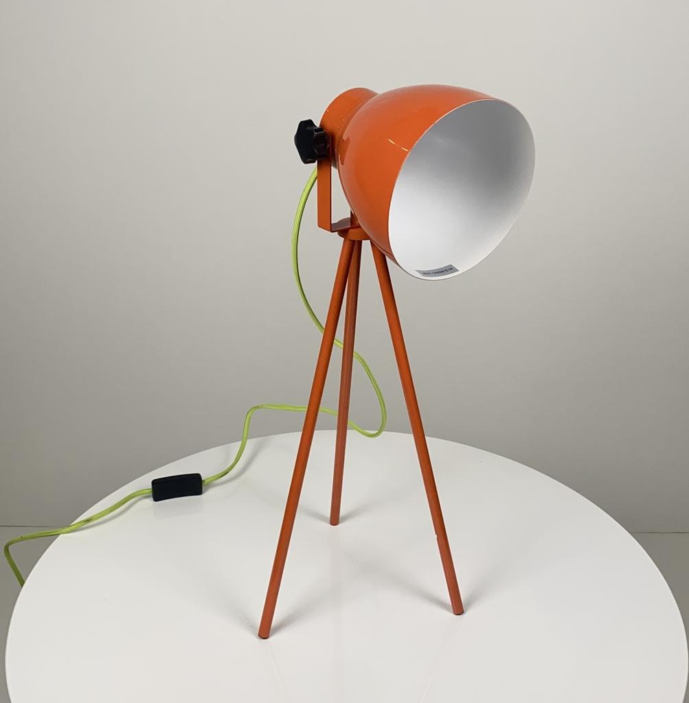 Настольная лампа тренога оранжевая