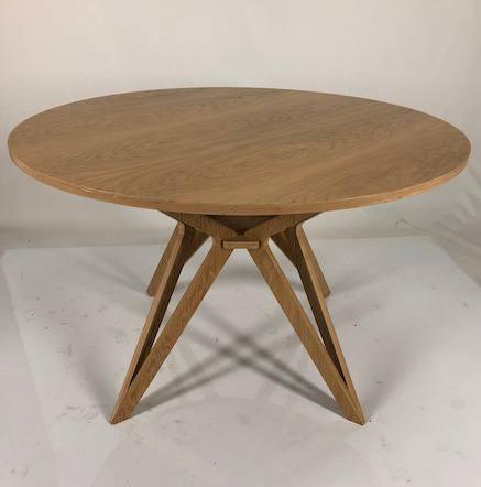 Стол круглый цвет дуб