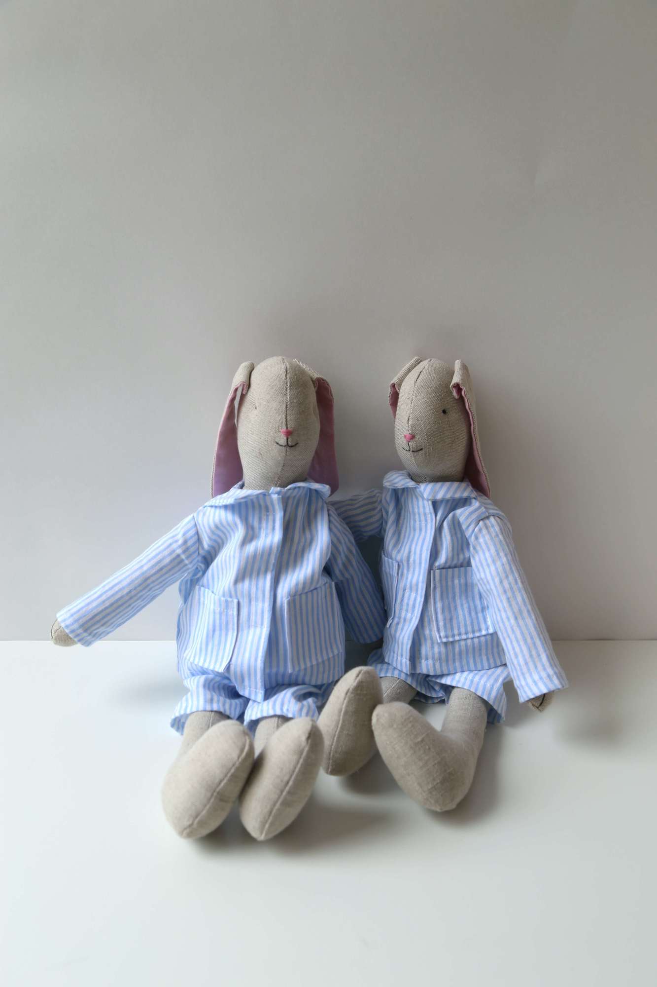 ЗАЯЦ ИППОЛИТ в голубой пижамке