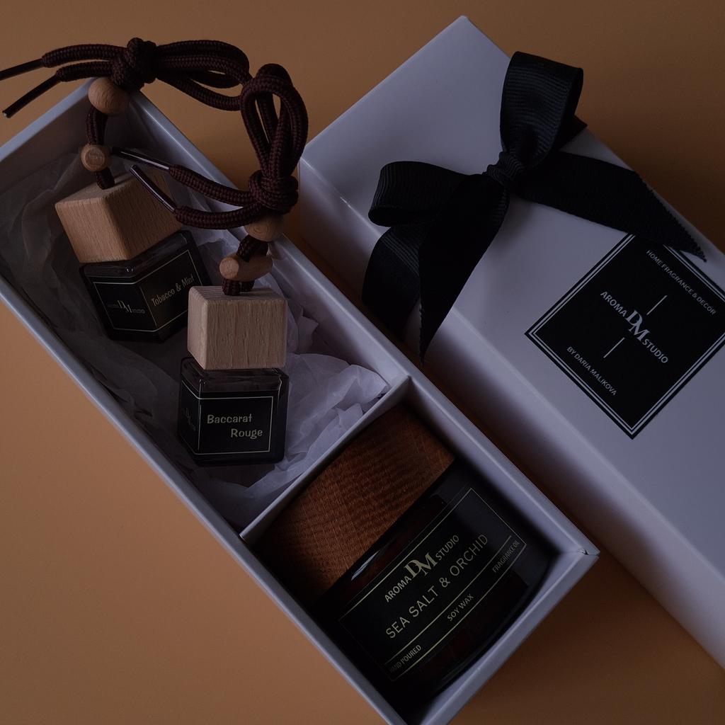 Подарочный бокс "Аромасвеча  100мл + автопарфюм"