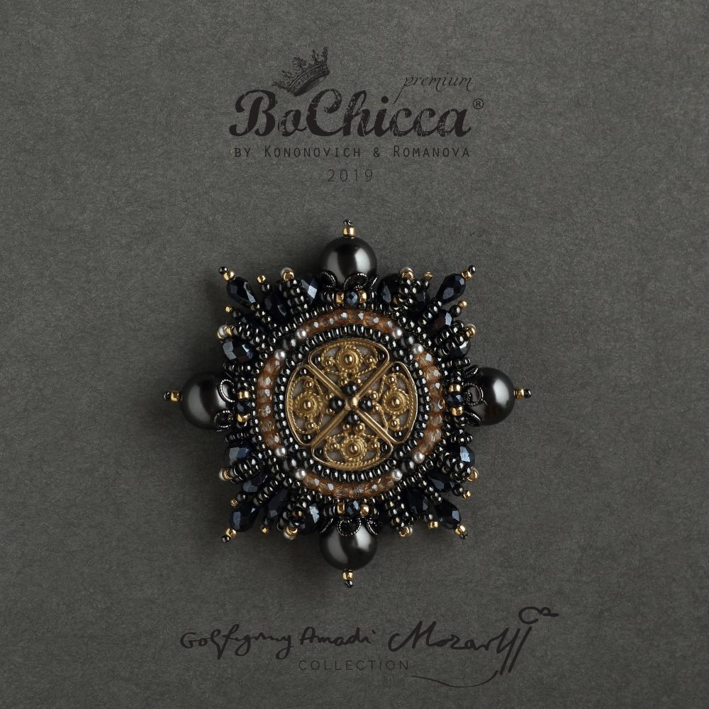 брошь Regina Coeli