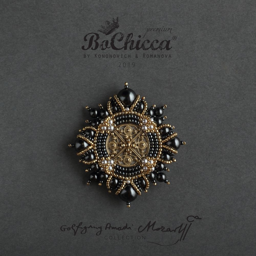 брошь Coronation Mass