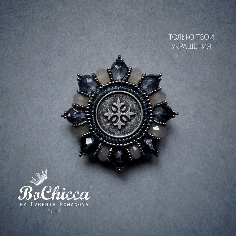 брошь Knight Castle