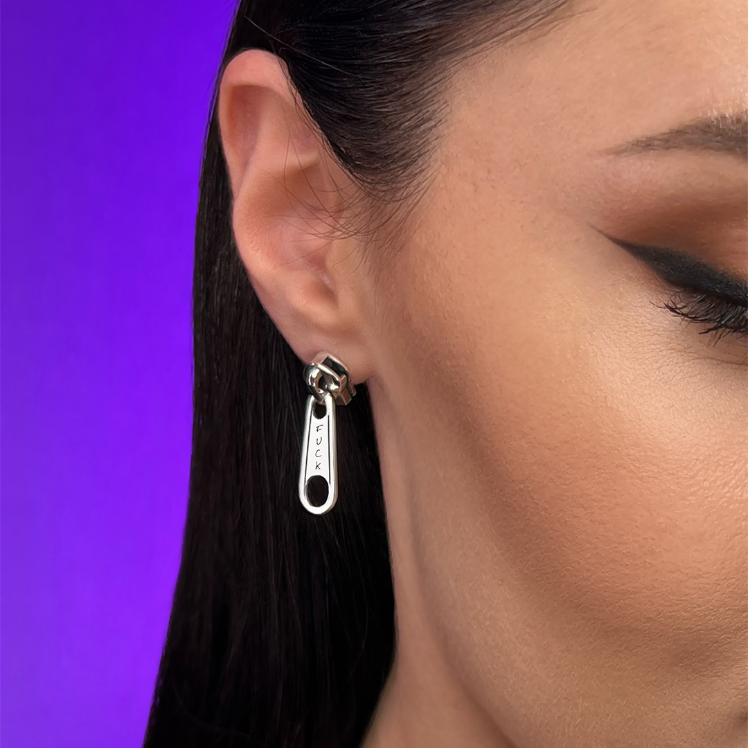 Серьга "Бегунок молнии"