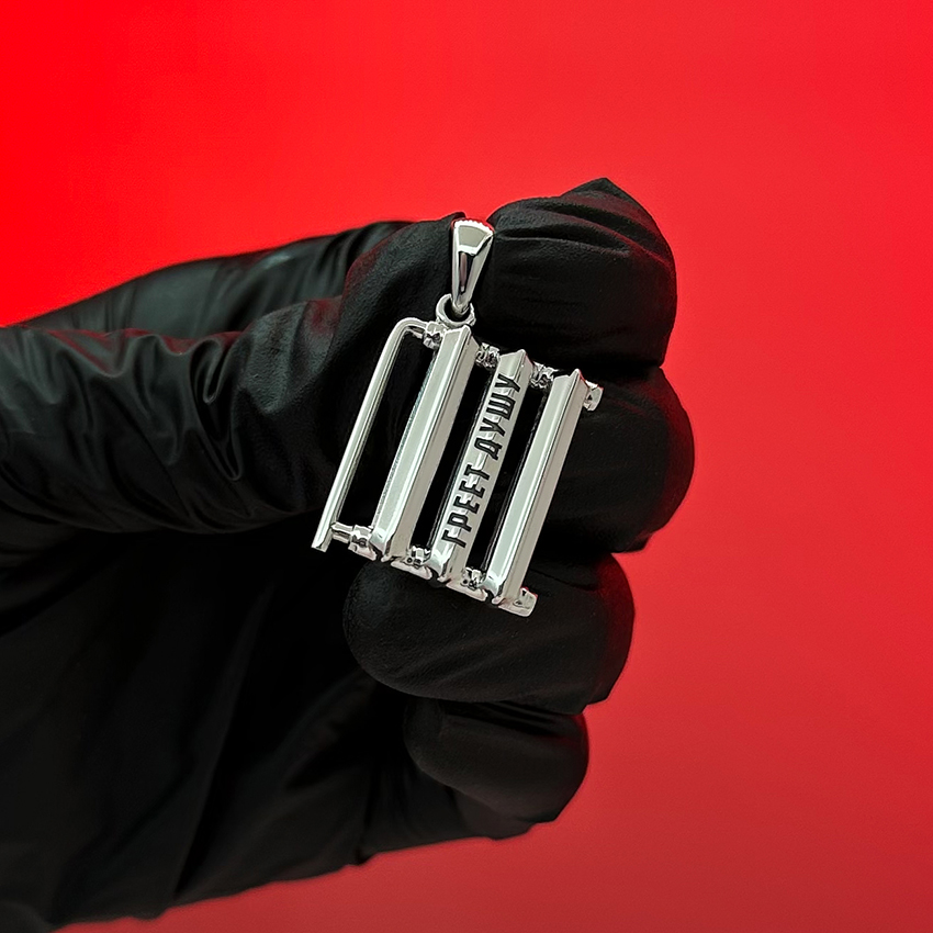 Кулон "Батарея"