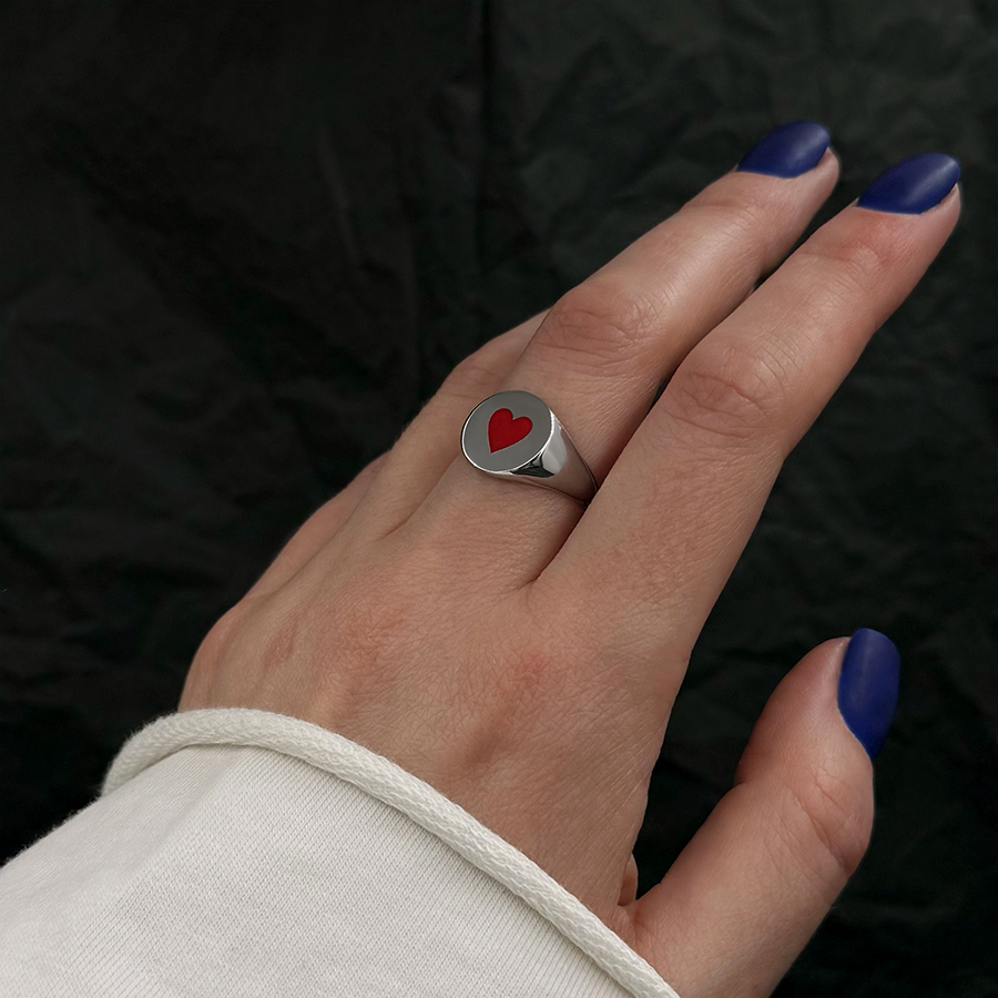 Кольцо печатка с эмодзи "Сердце"