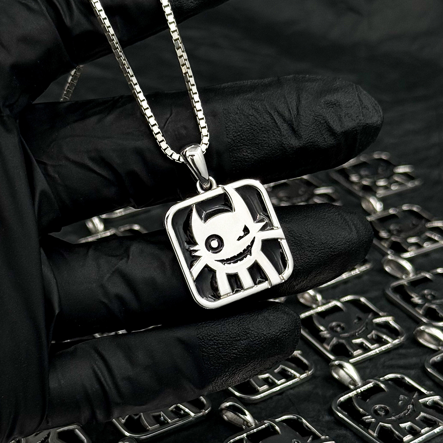 Кулон для студии «Crazybit»