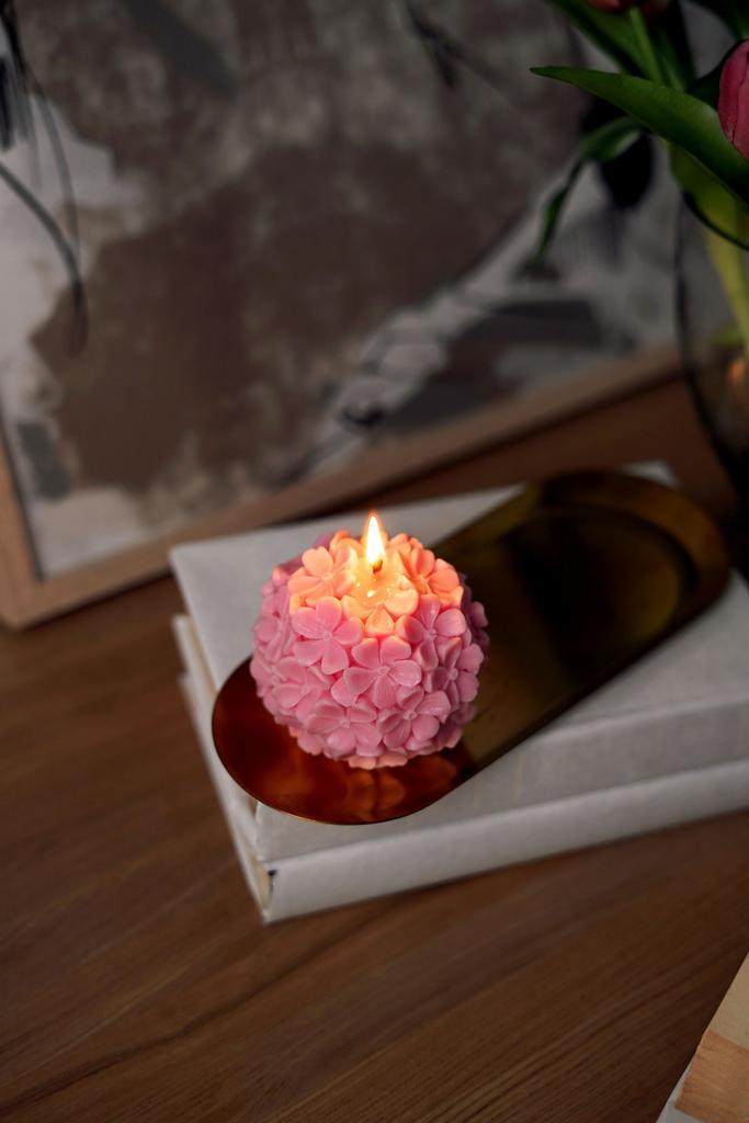 Формовая свеча Фиалка