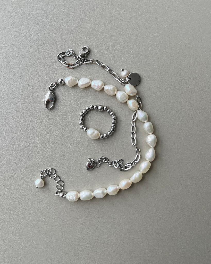 Комплект украшений: сет браслетов и кольцо