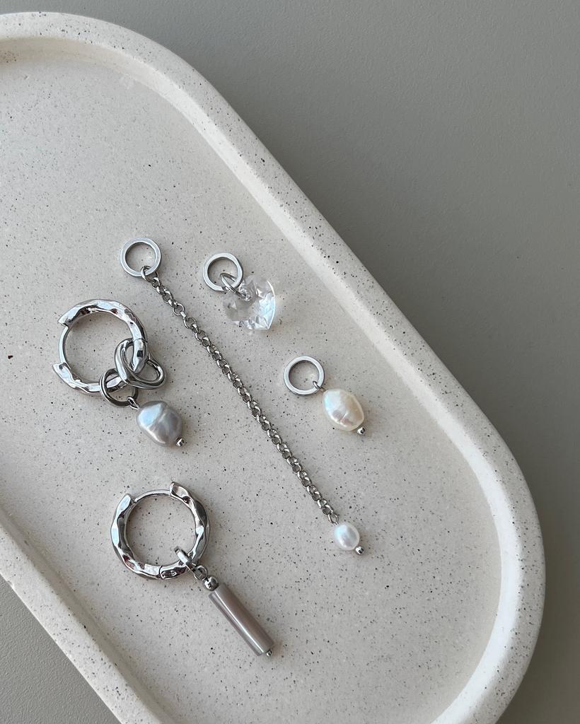 Серьги-основа + набор съёмных подвесок / тонкая мятая + white and silver