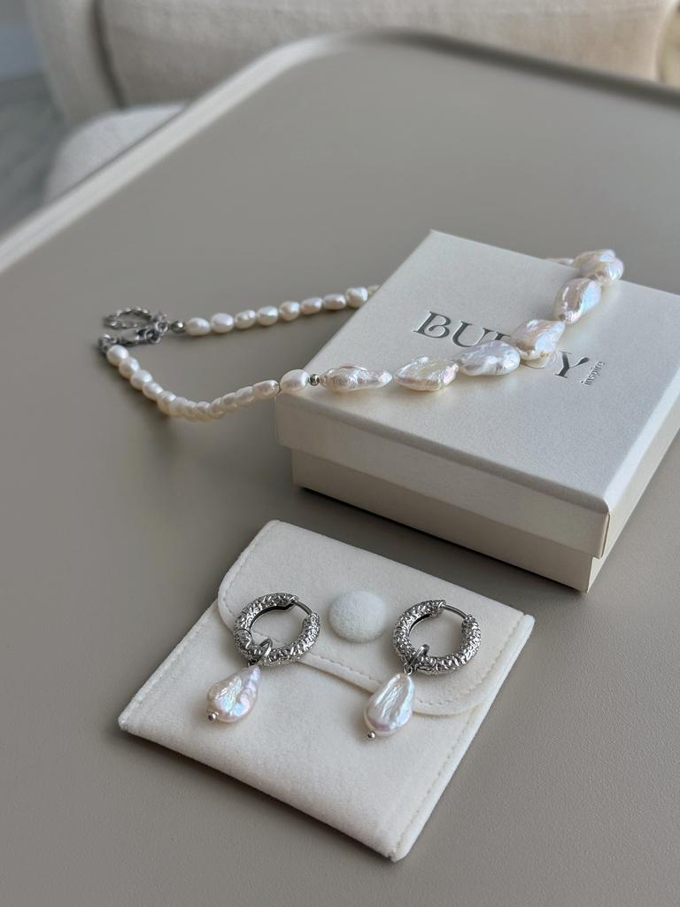 Комплект украшений с крупным жемчугом: колье + серьги