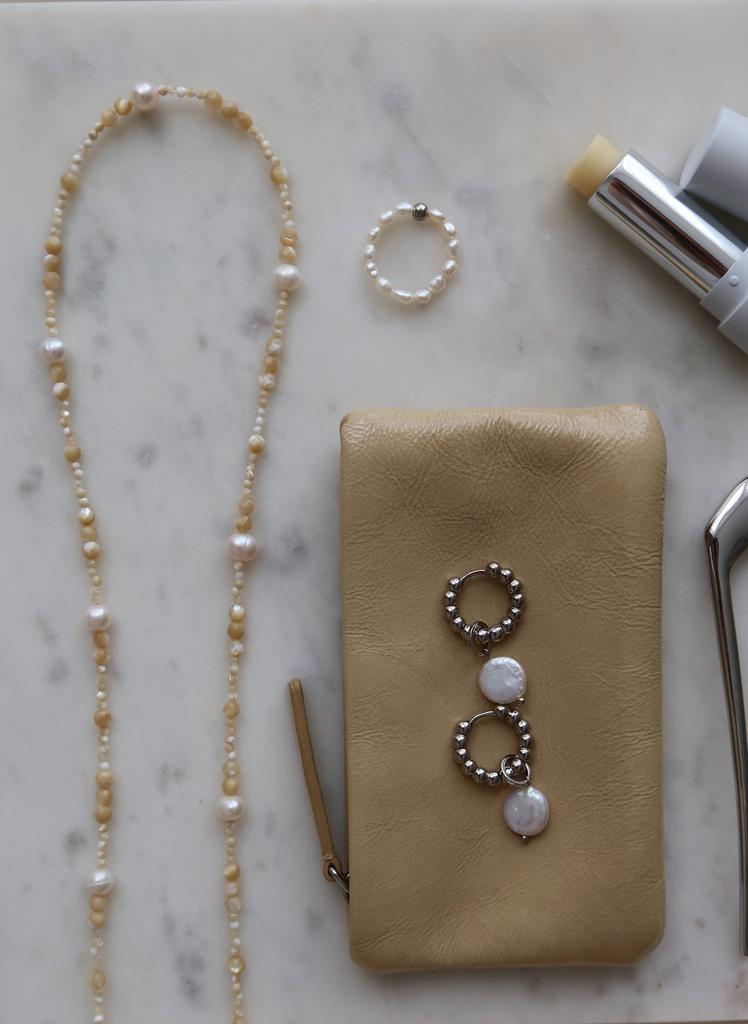 Комплект украшений: сотуар, серьги, колечко