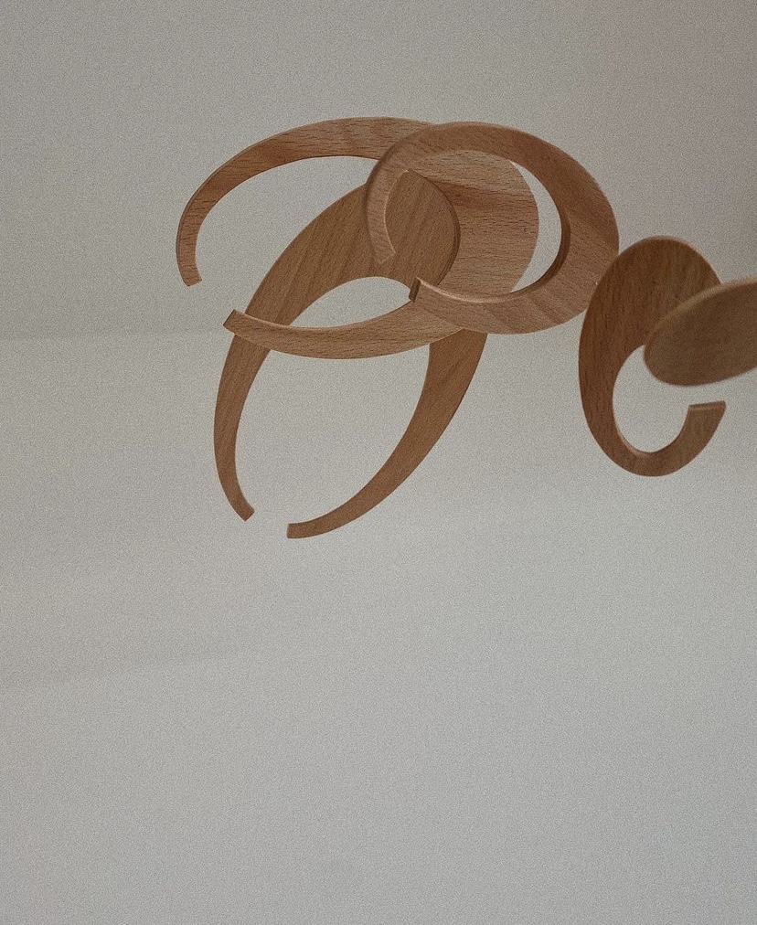 Xena Wood интерьерный мобиль