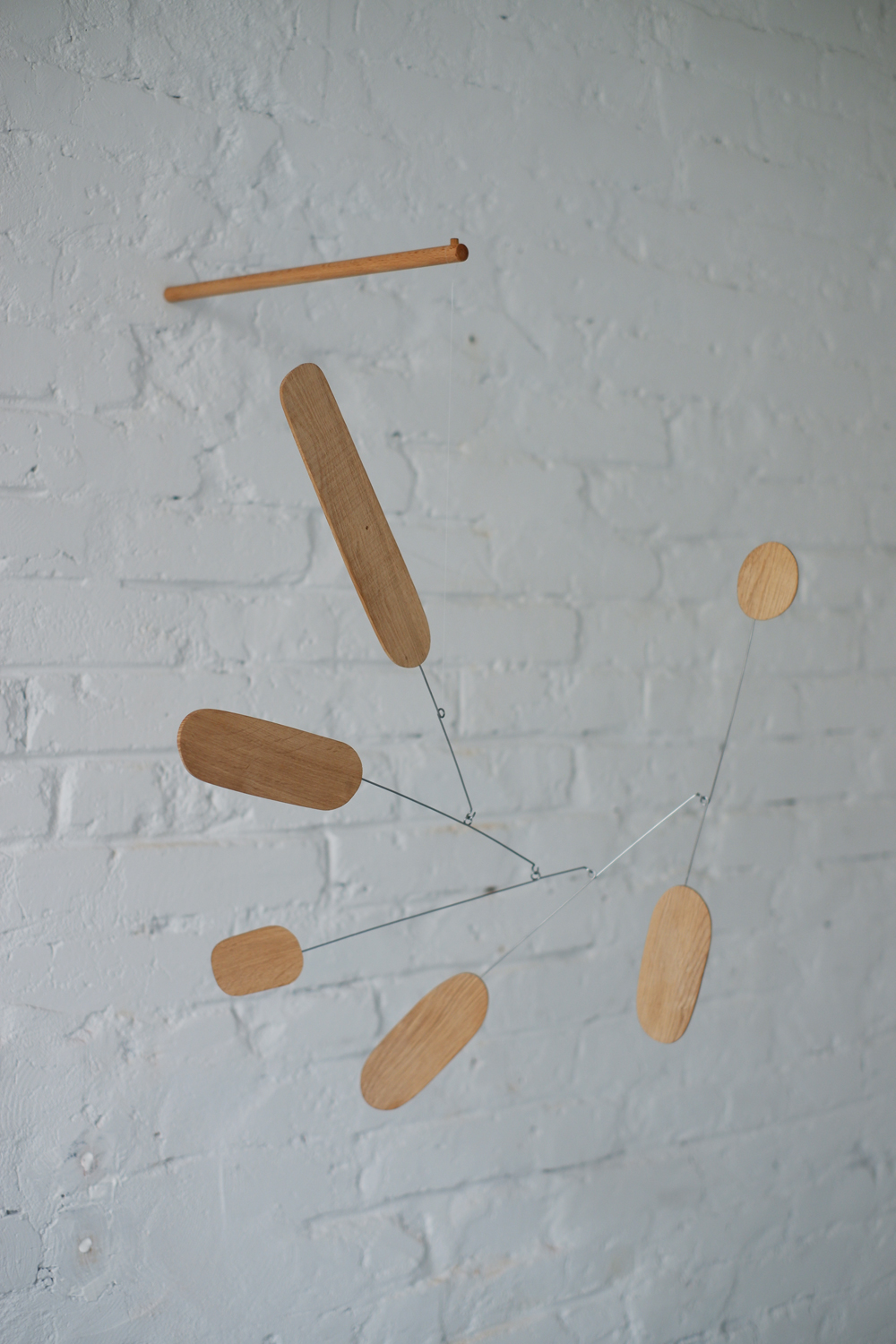 Настенный держатель для мобиля