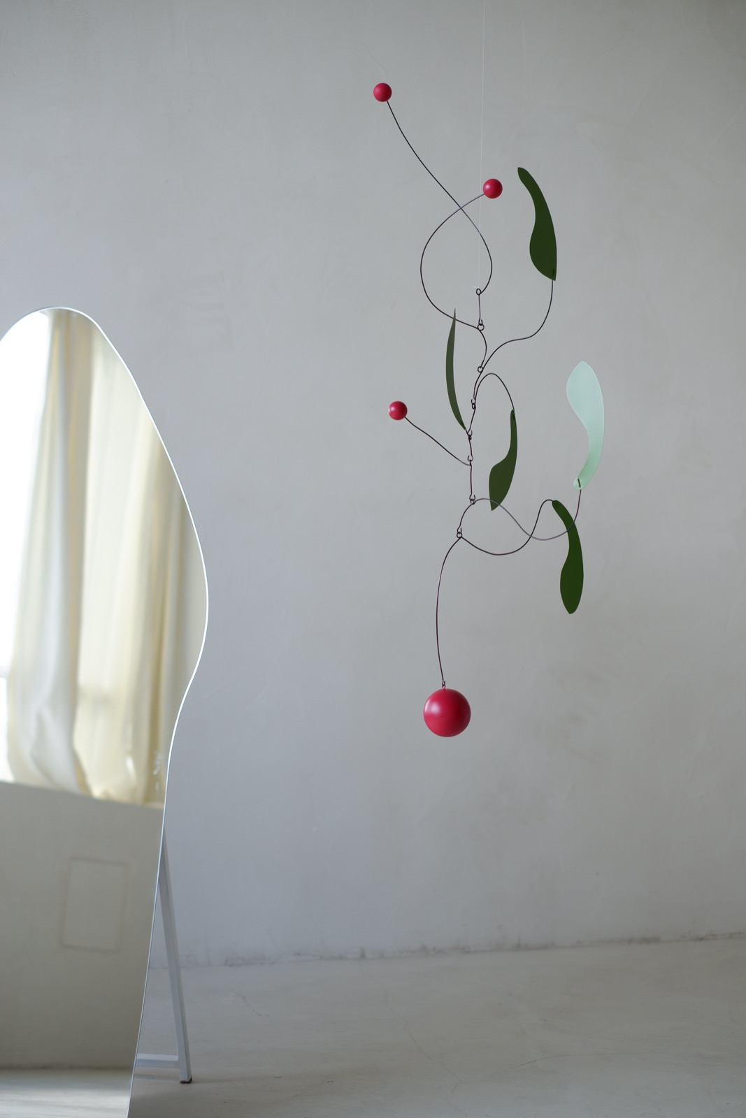 Plant интерьерный мобиль