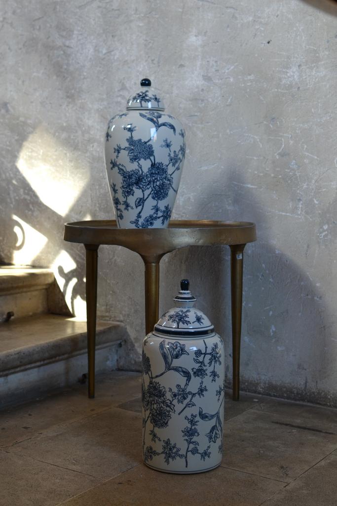 Ваза фарфоровая