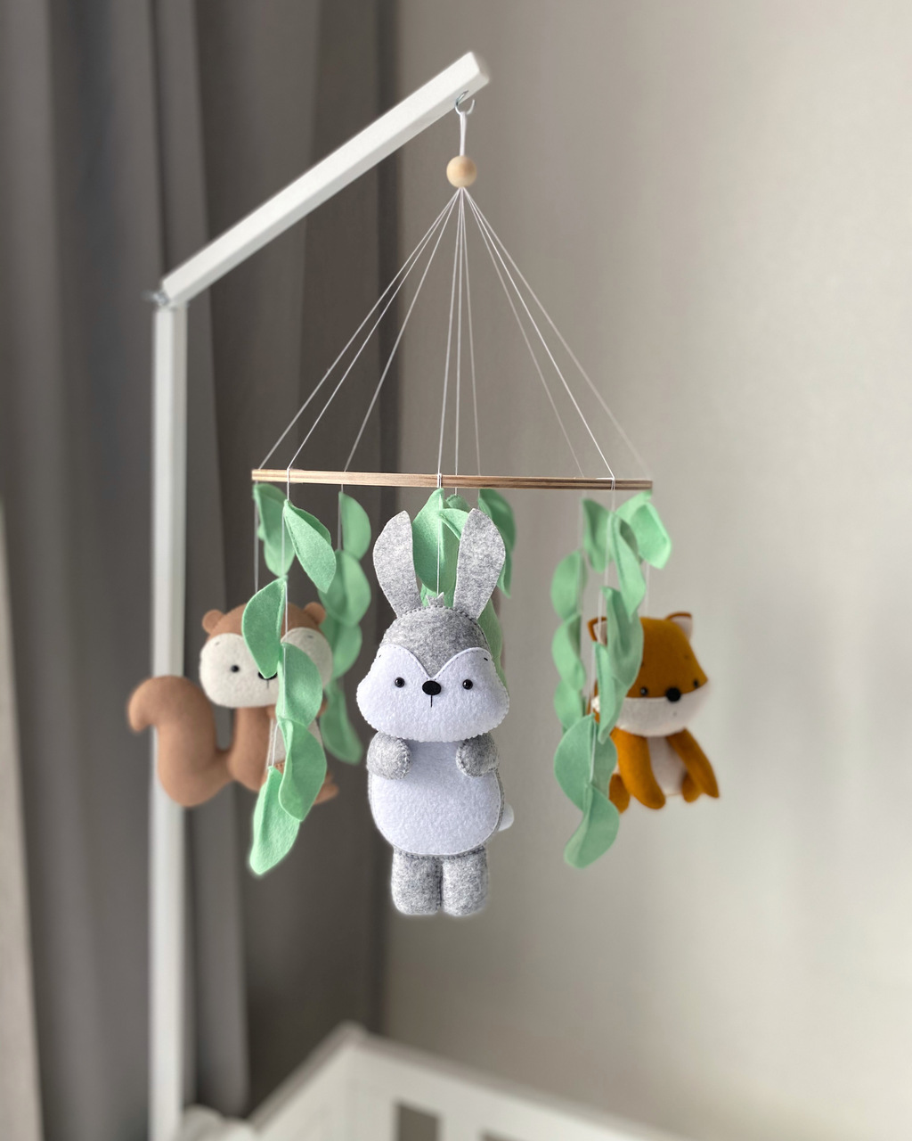 Лесной мобиль с олененком, зайчиком, лисичкой и белочкой