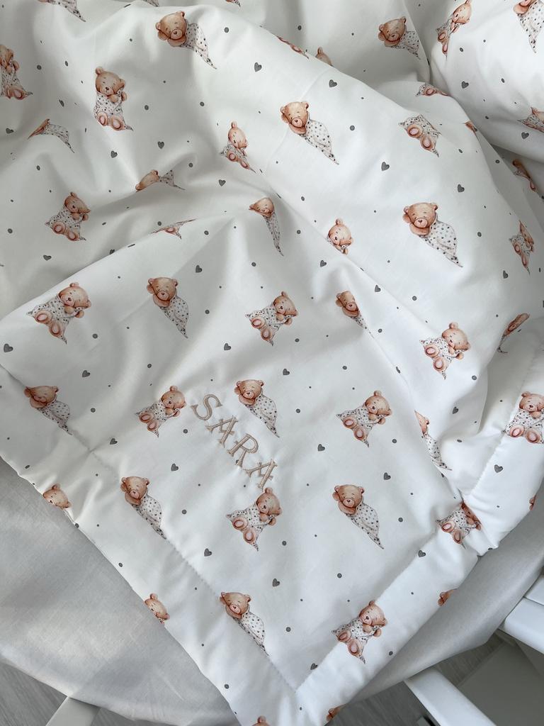 Разработка и вышивка имени.