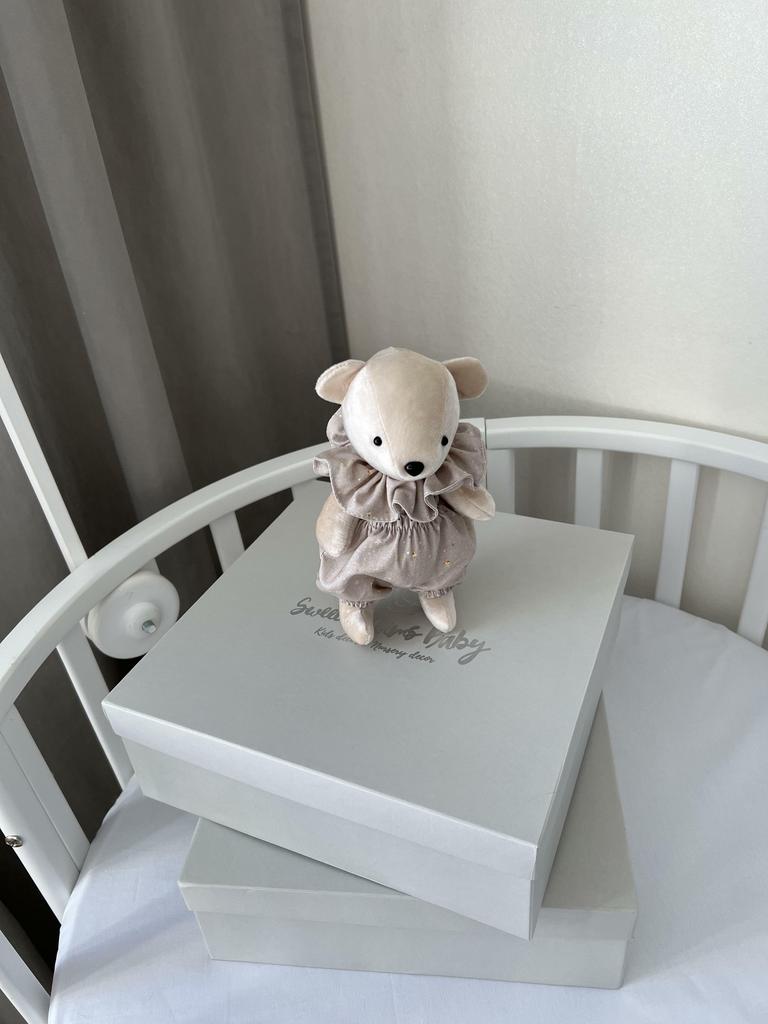 Мишка из велюра в штанишках с воротником.