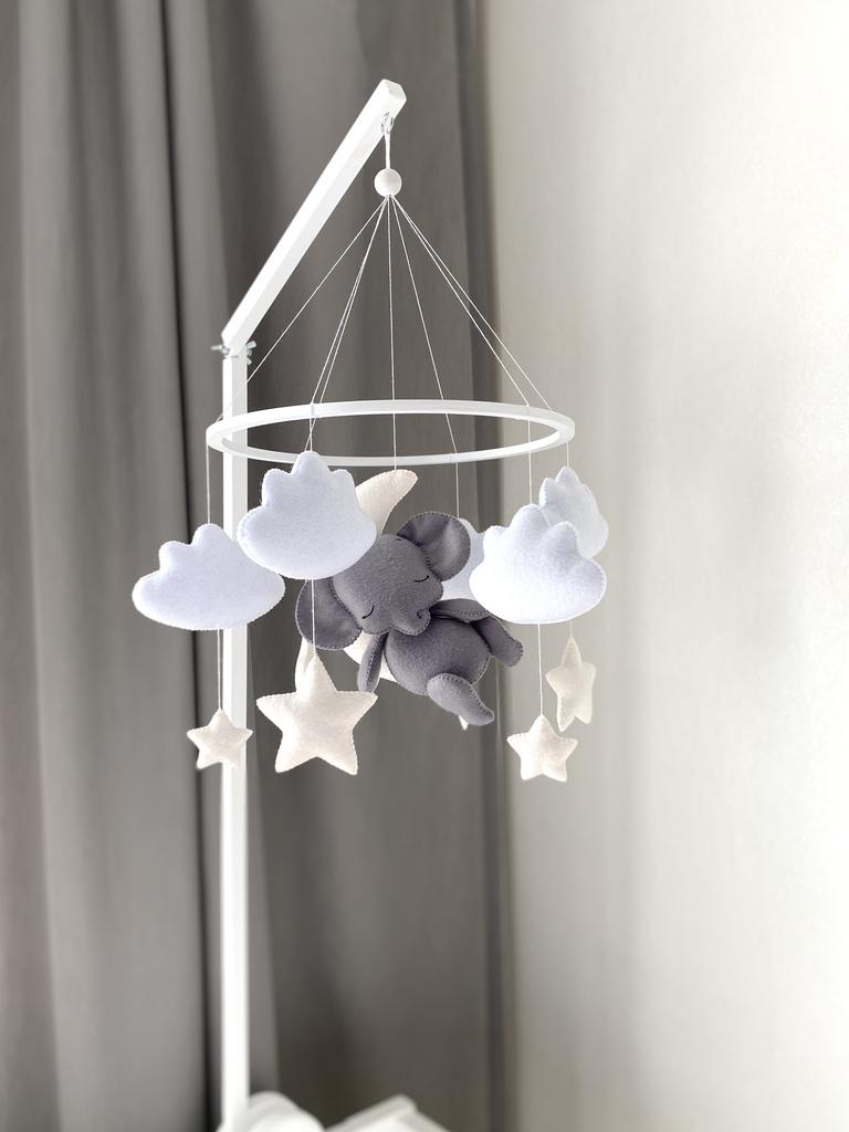 Мобиль «Слоник на луне»