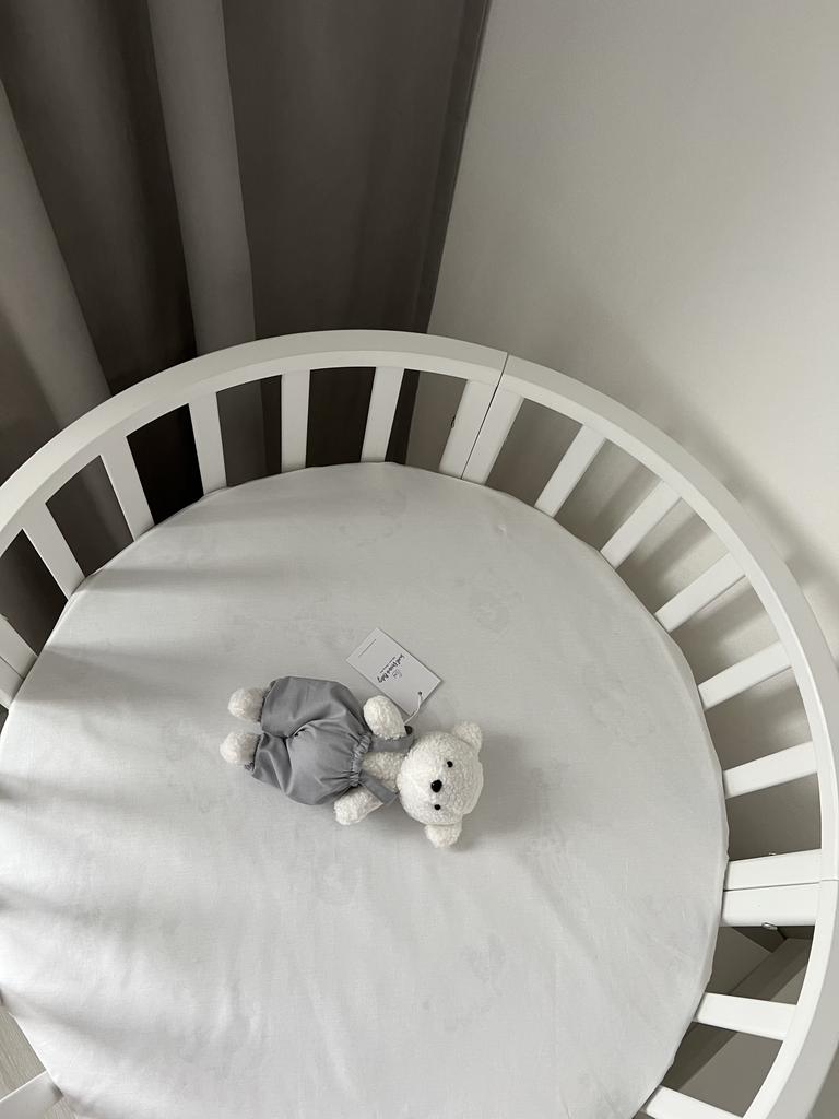 Мишка из пушистого велюра, имеющего фактурную текстуру букле или барашка.